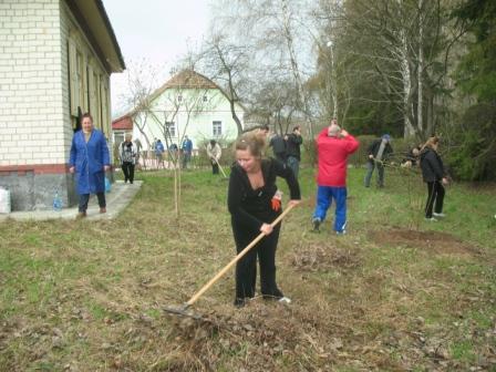 Земляцька толока у Пирогово ( при ділі(1).jpg)